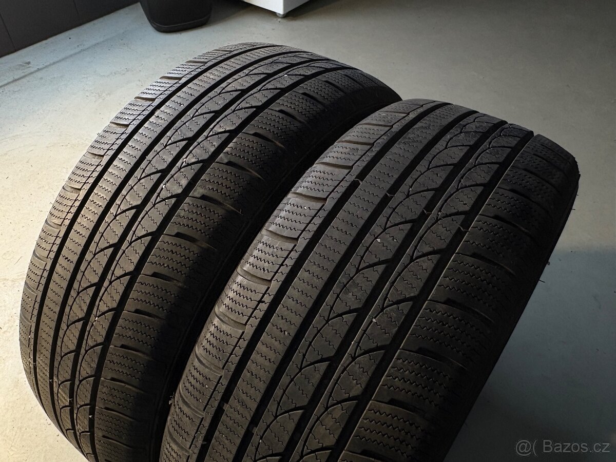 Zimní pneu Rotalla 215/55R17 - 2
