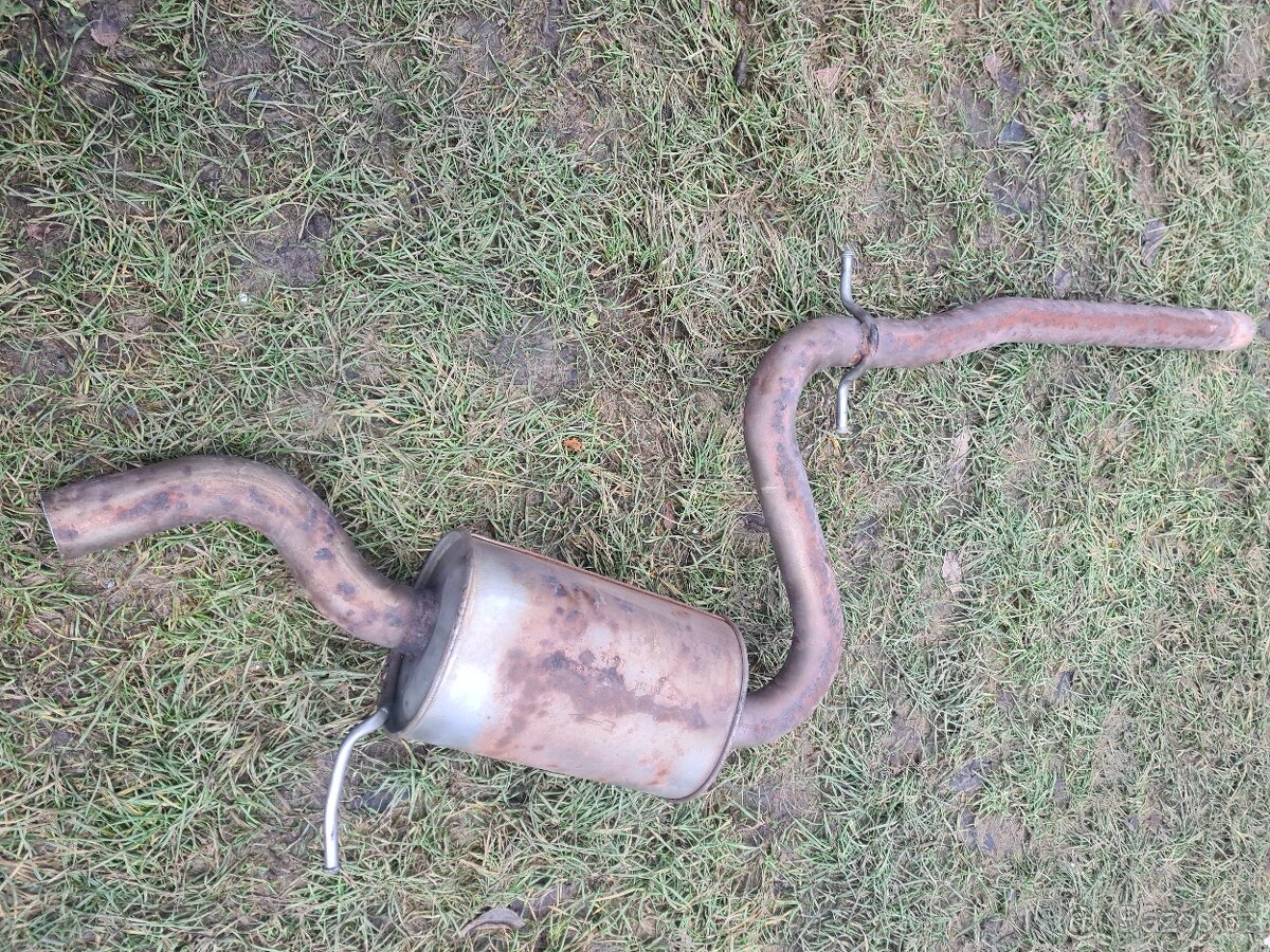 Prodám střední díl výfuku na Škoda Octavia 2.0 TDI rok 2005 - 2