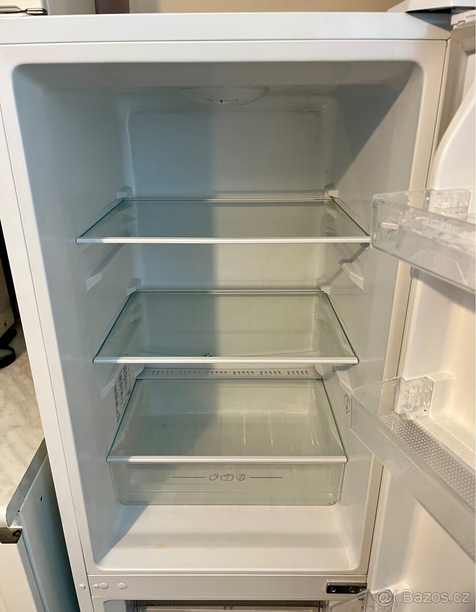 Lednice s mrazákem CANDY - 2