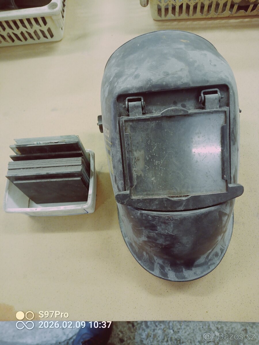 Svařovací kukla a ochranný štít - 2