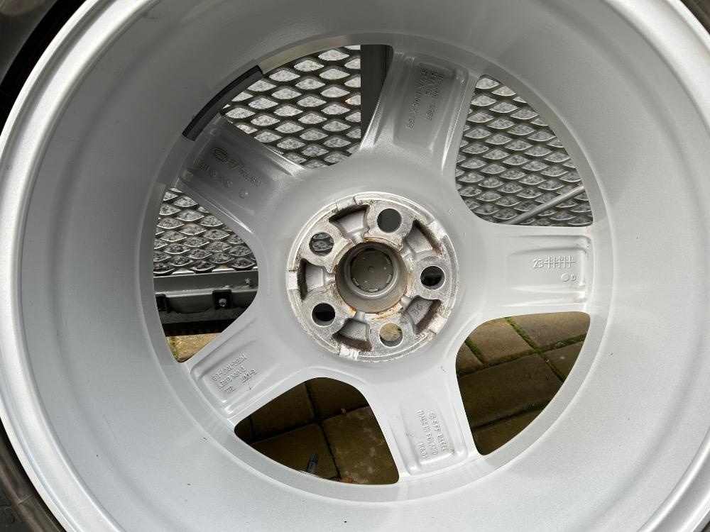 Originál Alu kolo Land Rover / Defender R20 - 255/60/20 - 2