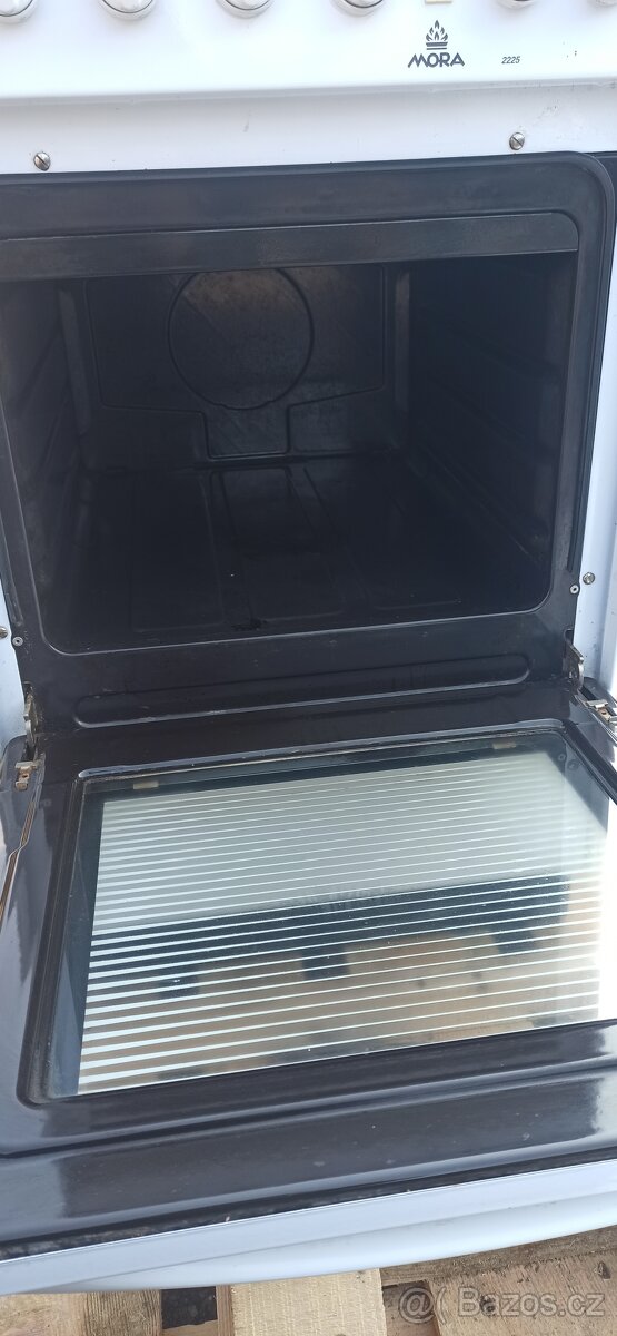 Prodám kuchyňský sporák MORA - 2