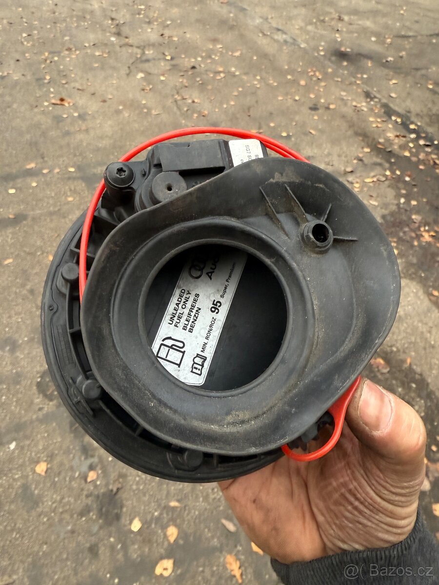 Víčko nádrže Audi TT druhé generace - 2