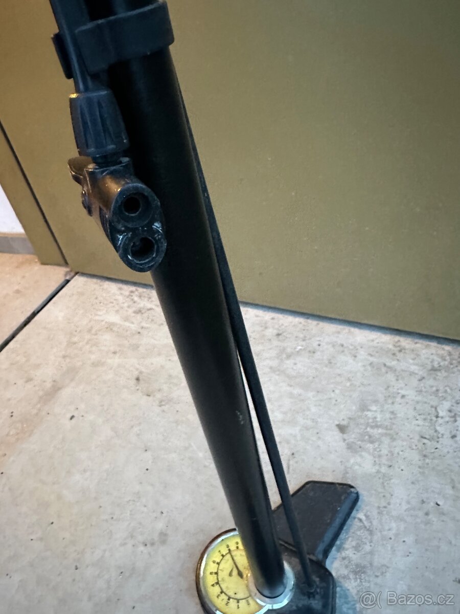 Pumpa Crivit - nefunkční manometr - 2