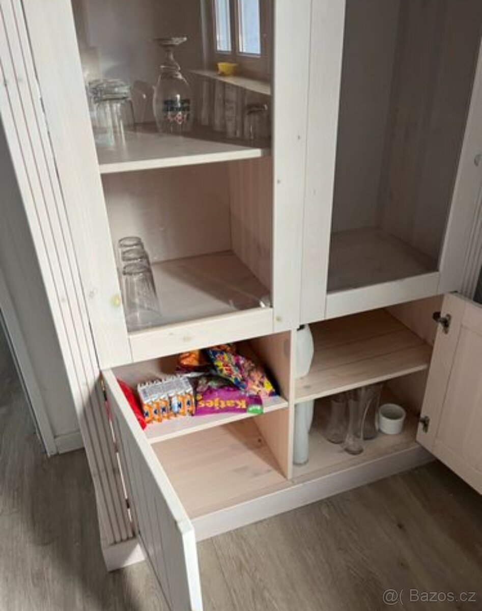 DŘEVĚNÁ VITRÍNA - 2