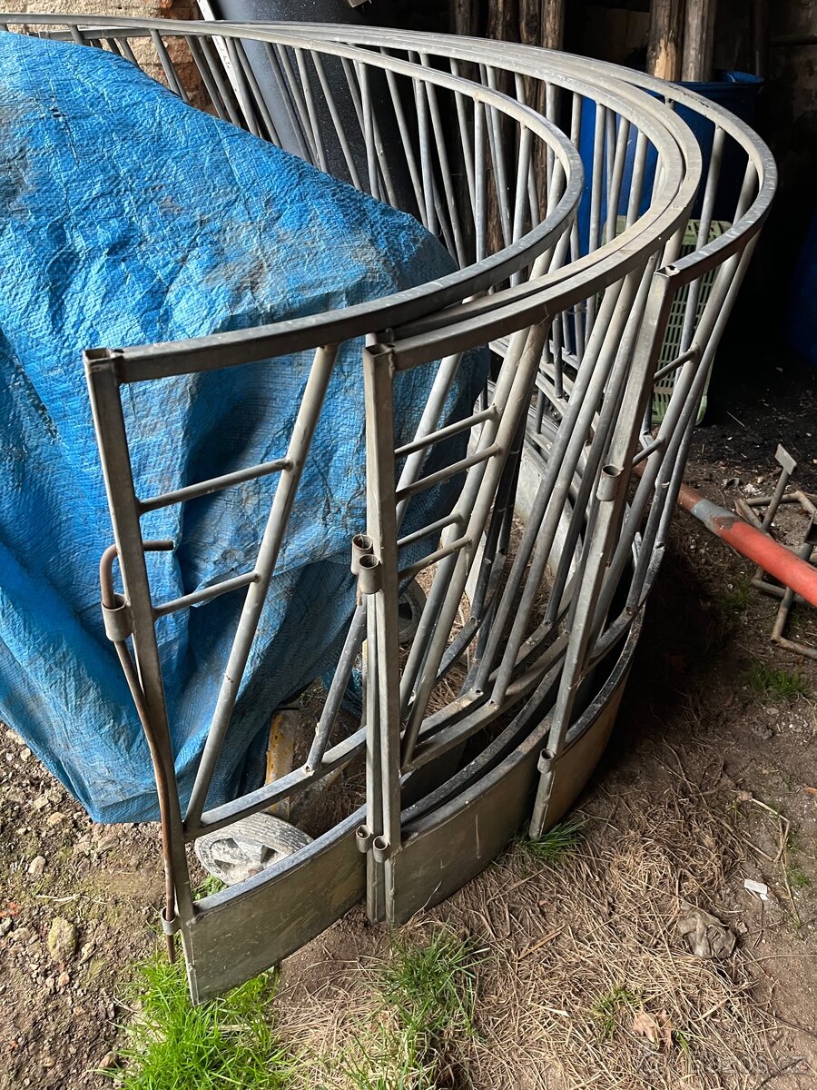 Prikrmiste na seno - 2