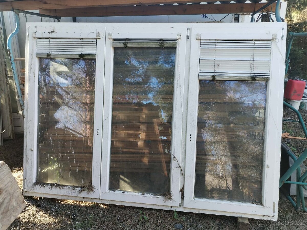 Plastové třídílné okno - 2