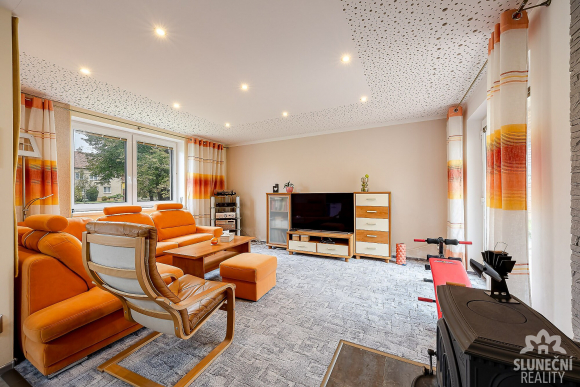 Prodej přízemního rodinného domu 2+1 s šatnou a pracovnou, V - 2