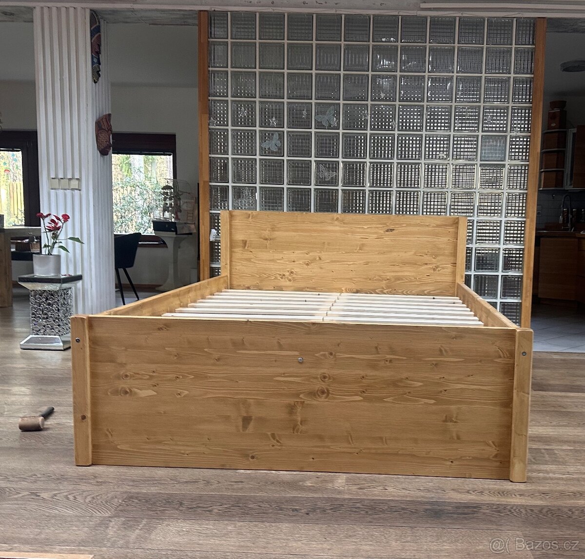 Nová, masivní postel, vyšší nosnost 160 x 200 rošt - 2