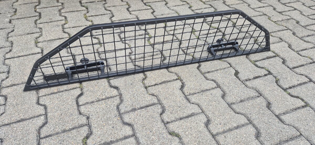 Škoda Octavia IV combi - dělicí mříž - příčná - 2