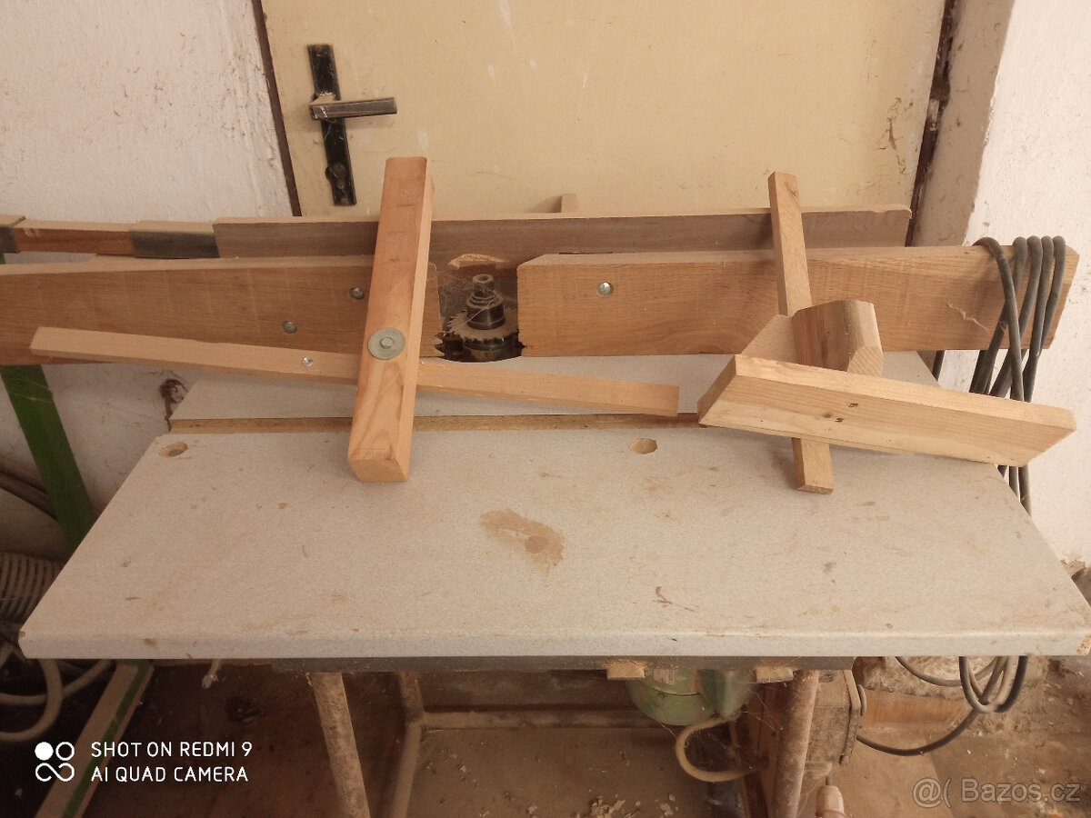 Spodní truhlářská frézka zámečnické výroby - 2