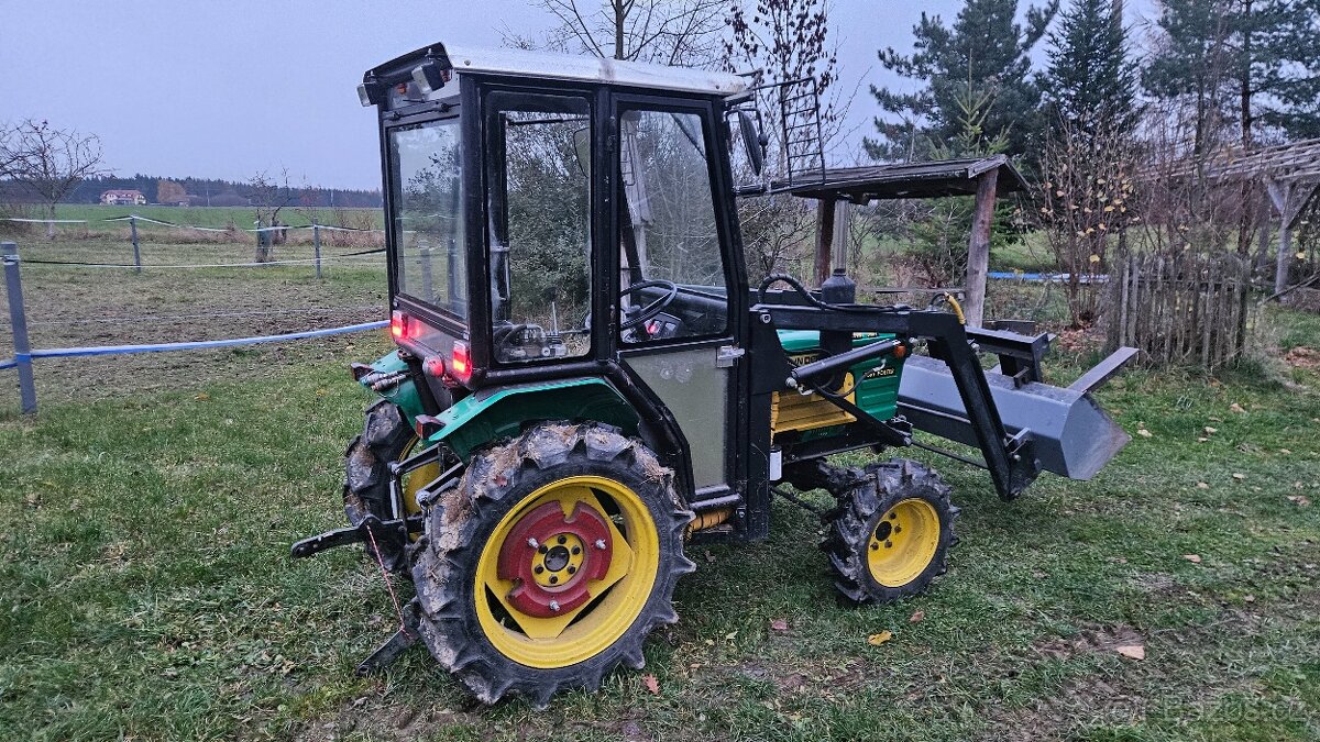 malotraktor JOHN DEER YM 2310 D, výkon 28 HP, 1500 cm3 - 2