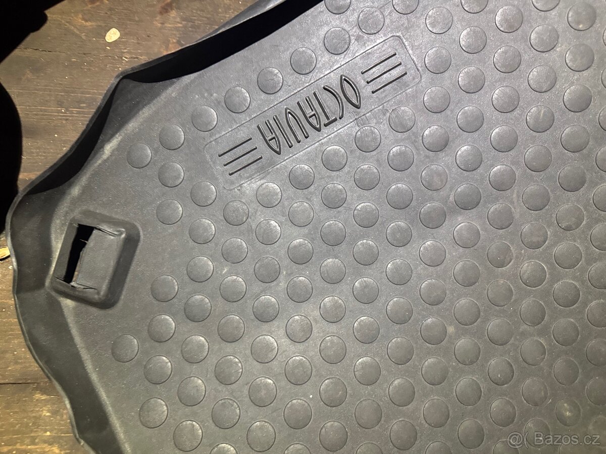 Škoda Octavia 1 Gumová vana do kufru - 2