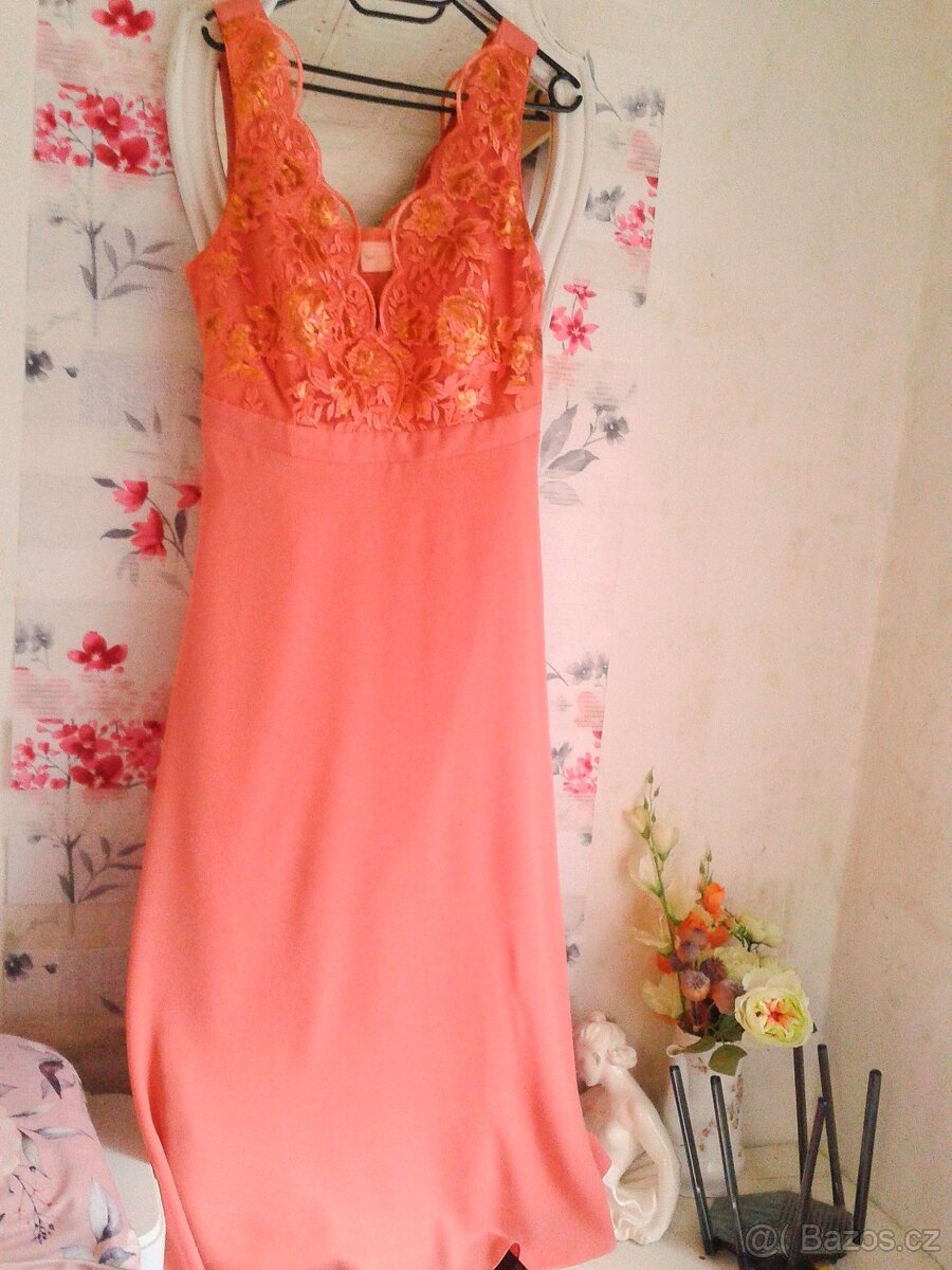 Krásné společenské šaty 44 - 2