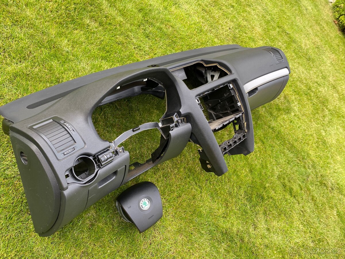 Octavia 2 Palubní deska - 2