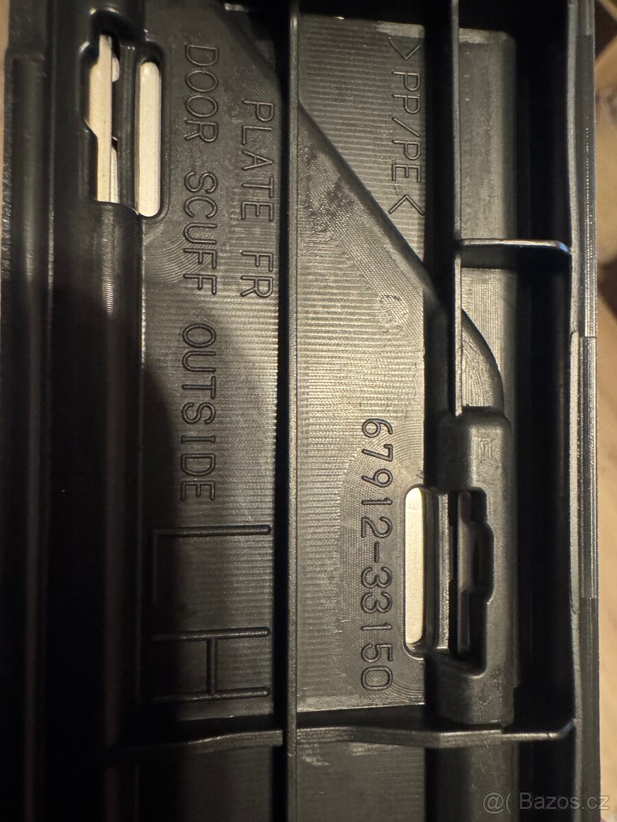 Lexus Es300h prahové lišty - 2