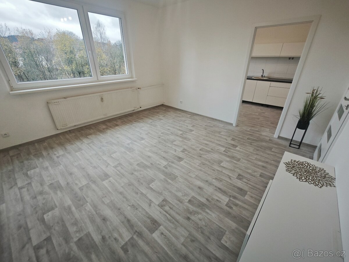 Prodej bytu 3+1, 59 m² Jablonec - 2