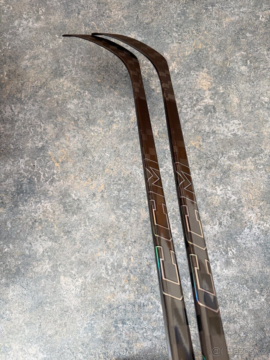 Hokejky CCM XF GHOST, pravá P28, Flex 75 - 2