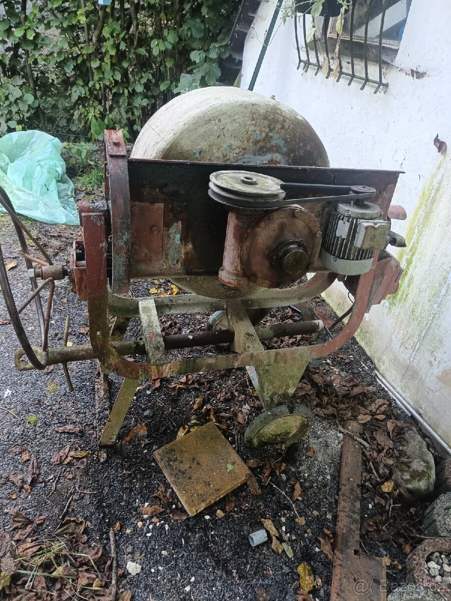 Stavební míchačka - 2