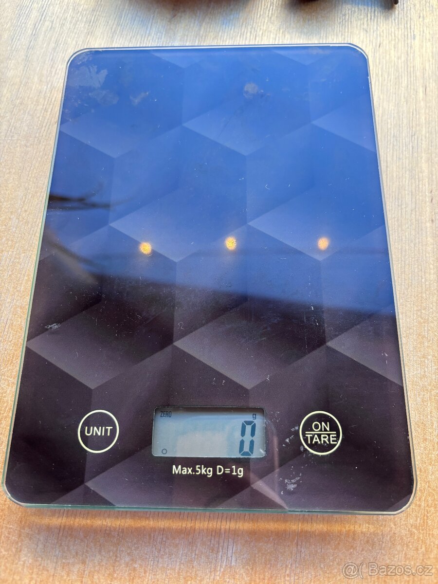 Kuchynska vaha + zdarma baterka - 2