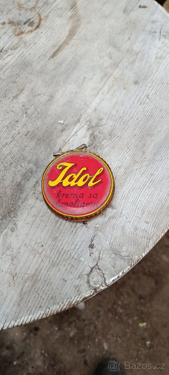 KRÁSNÁ PLECHOVÁ KRABIČKA IDOL - 2