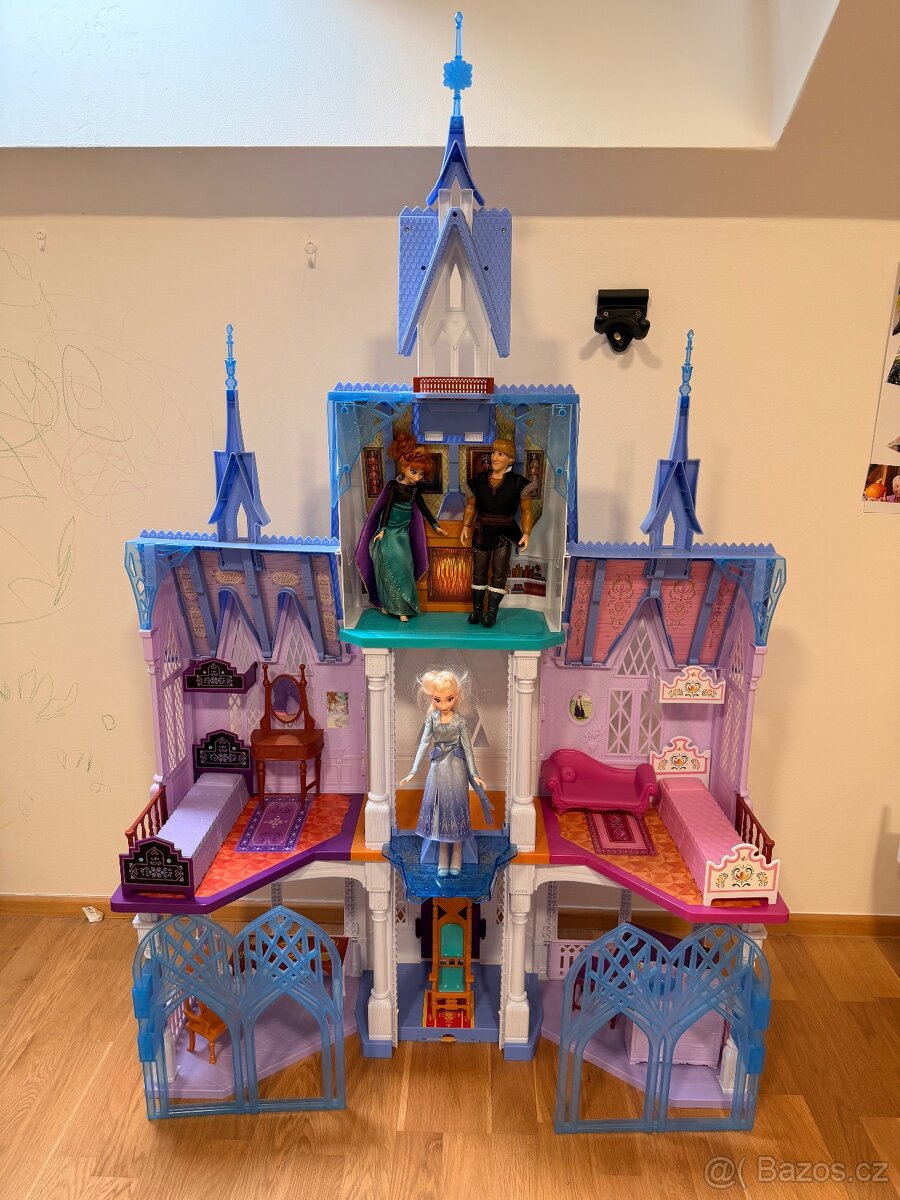 Frozen Arendelle Elsa zamek s panenkami - 2