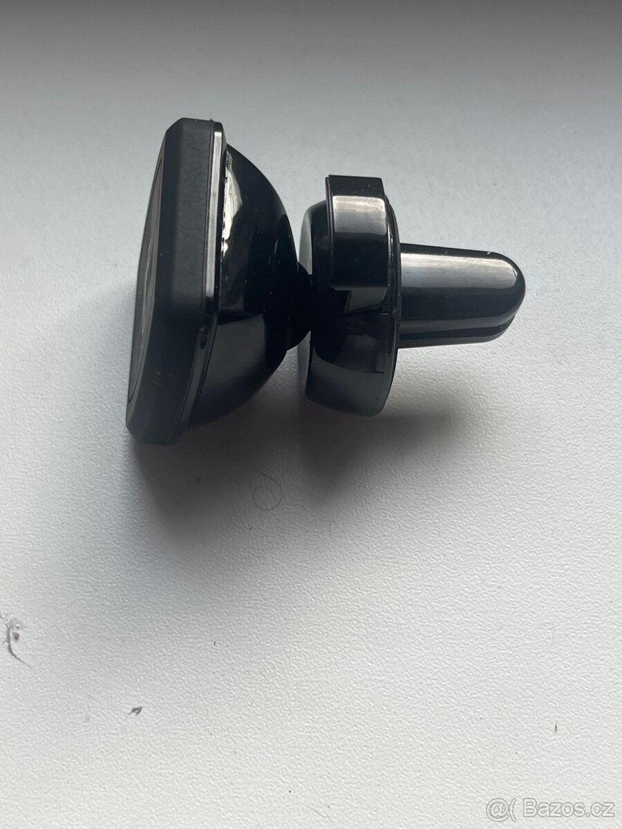 Magneticky držák na telefon - 2