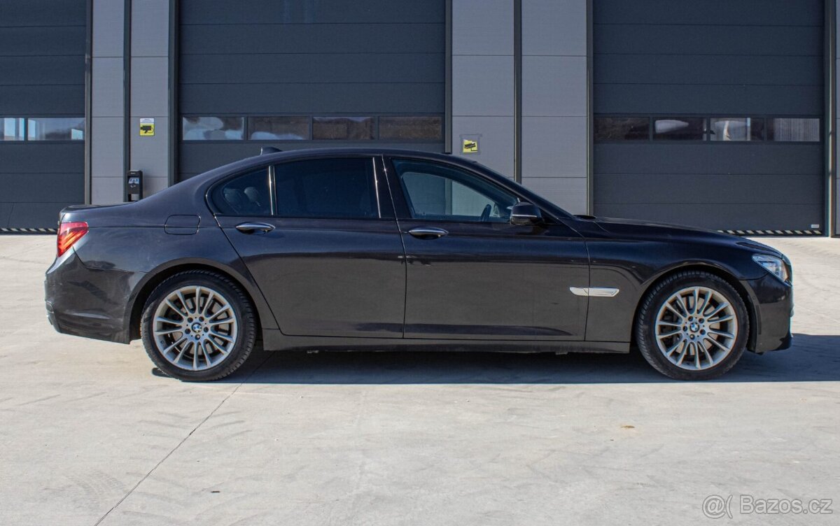 BMW 750i xDrive 2015 - 2