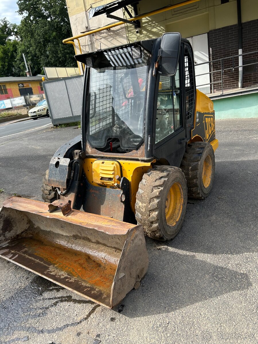JCB Smykový nakladač - 2
