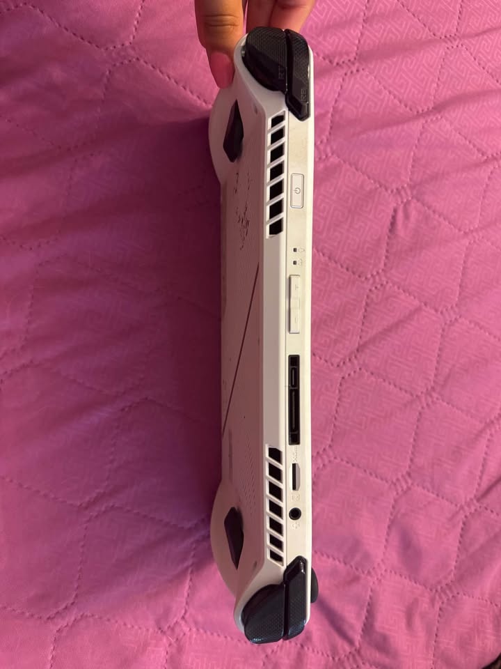 ASUS ROG Ally Z1 Extreme - 2