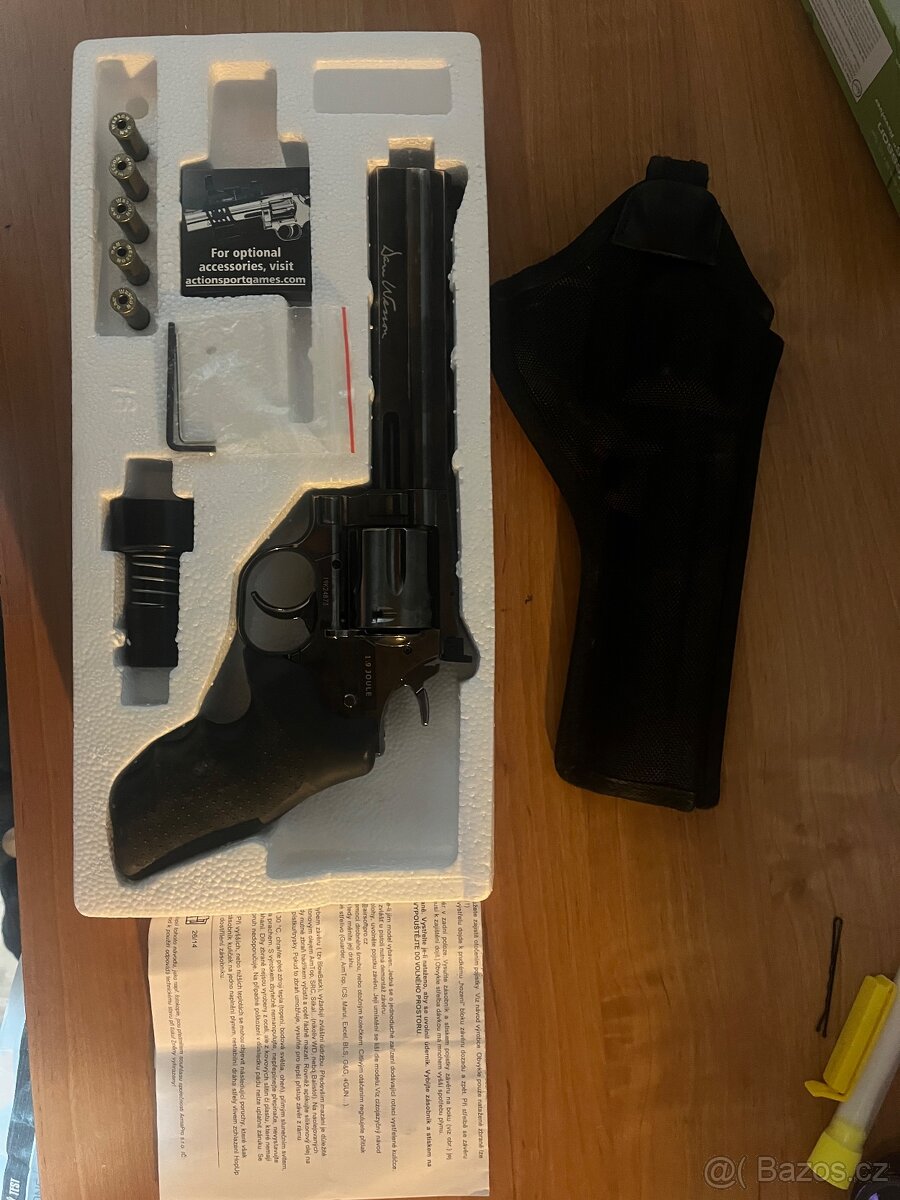 Airsoftový revolver - 2