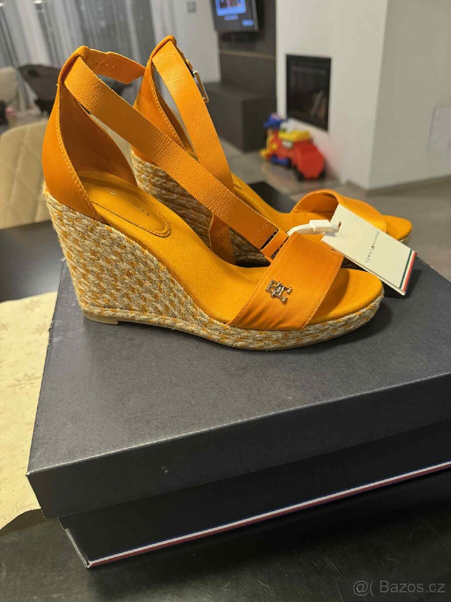 colorful wedge tommy hilfiger sandály na klinu žluté - 2