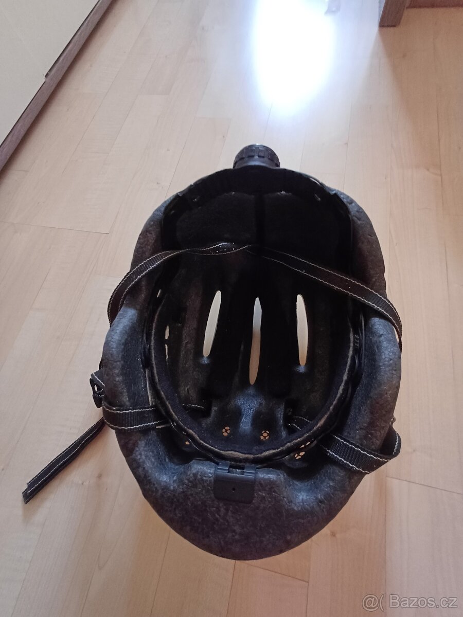 Cyklistická helma vel.52-57 - 2