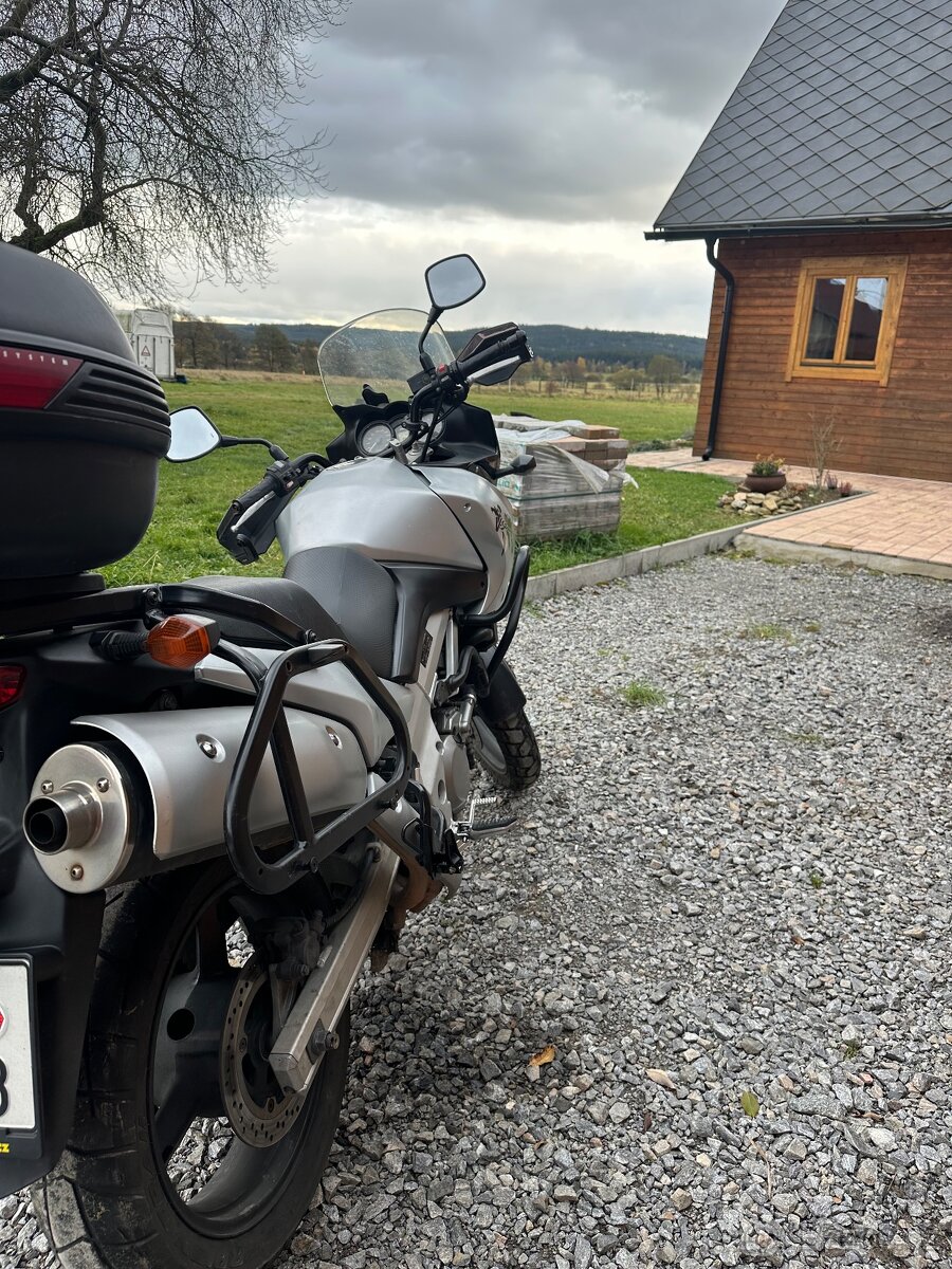 Suzuki dl650 v-strom - 2