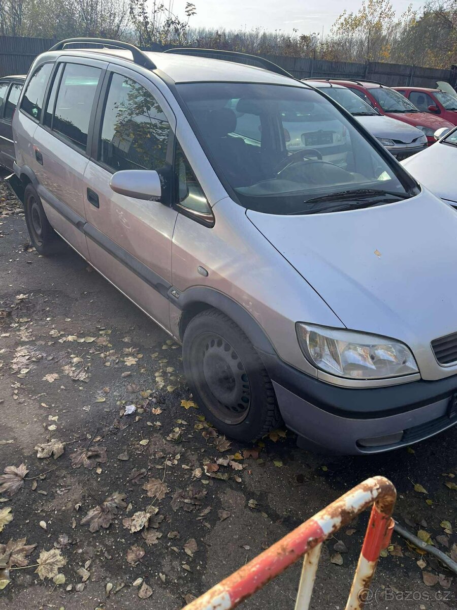 Opel Zafira 2.2 DTI - 2