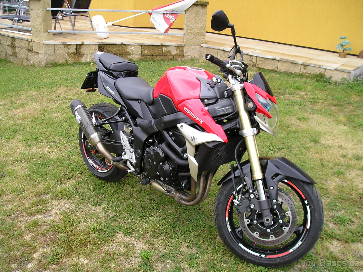 Suzuki GSR750 - 2