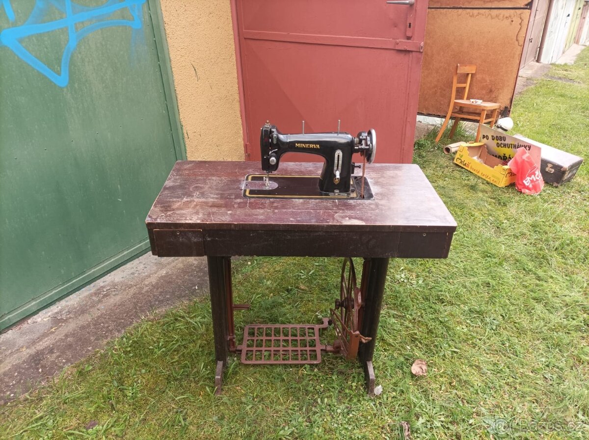 Šicí stroj MINERVA - 2