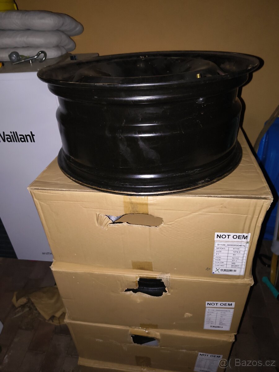P: plechové disky 8J x 19 ET45 - 2