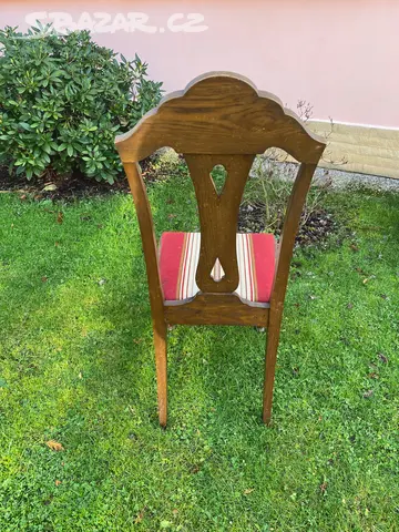 Stare zidle, vyrezavane operadlo - 2