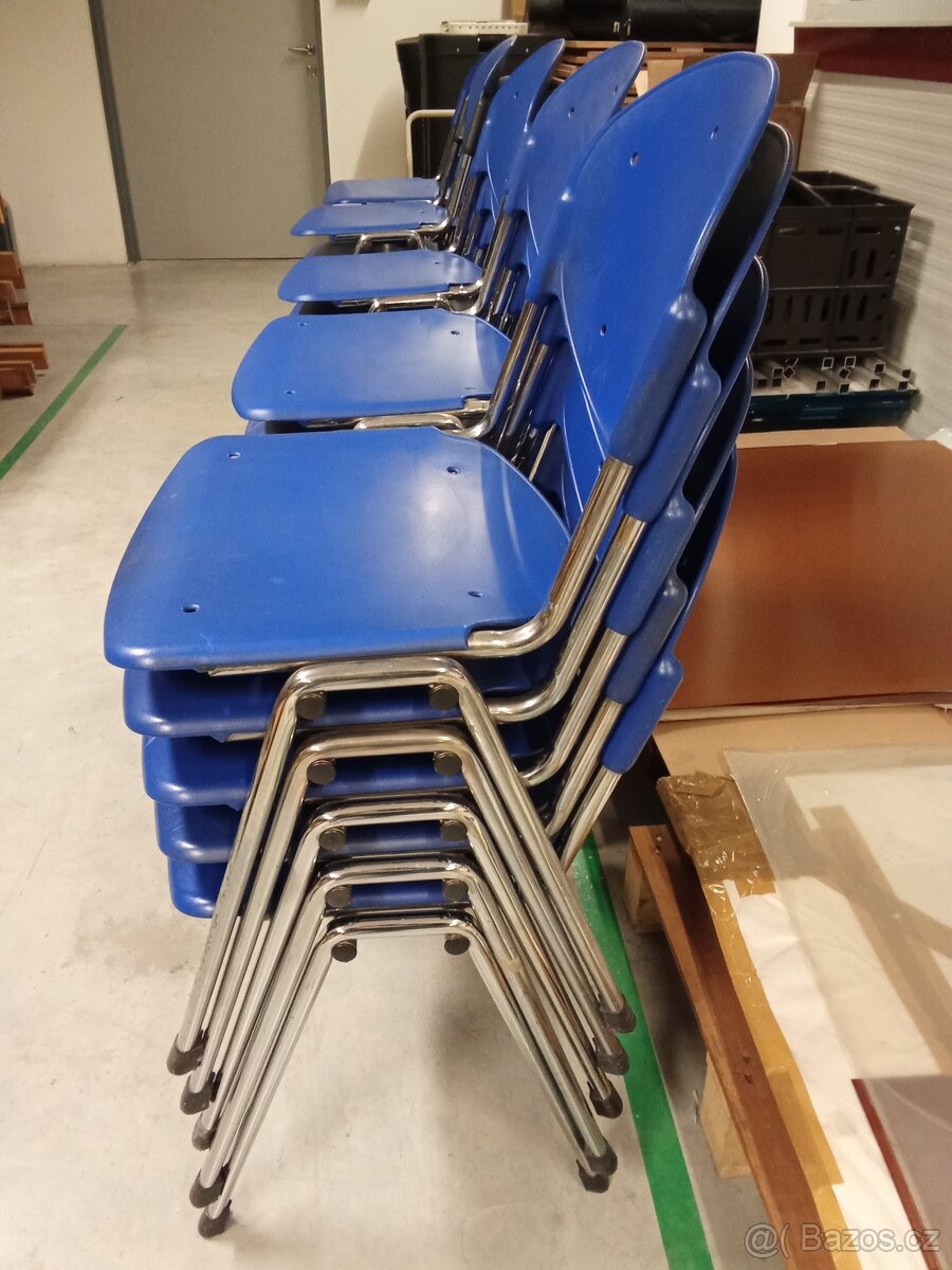 židle z kovu a plastu - 2