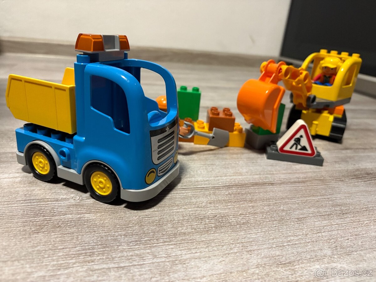 Bagr s nákladním autem, duplo - 2