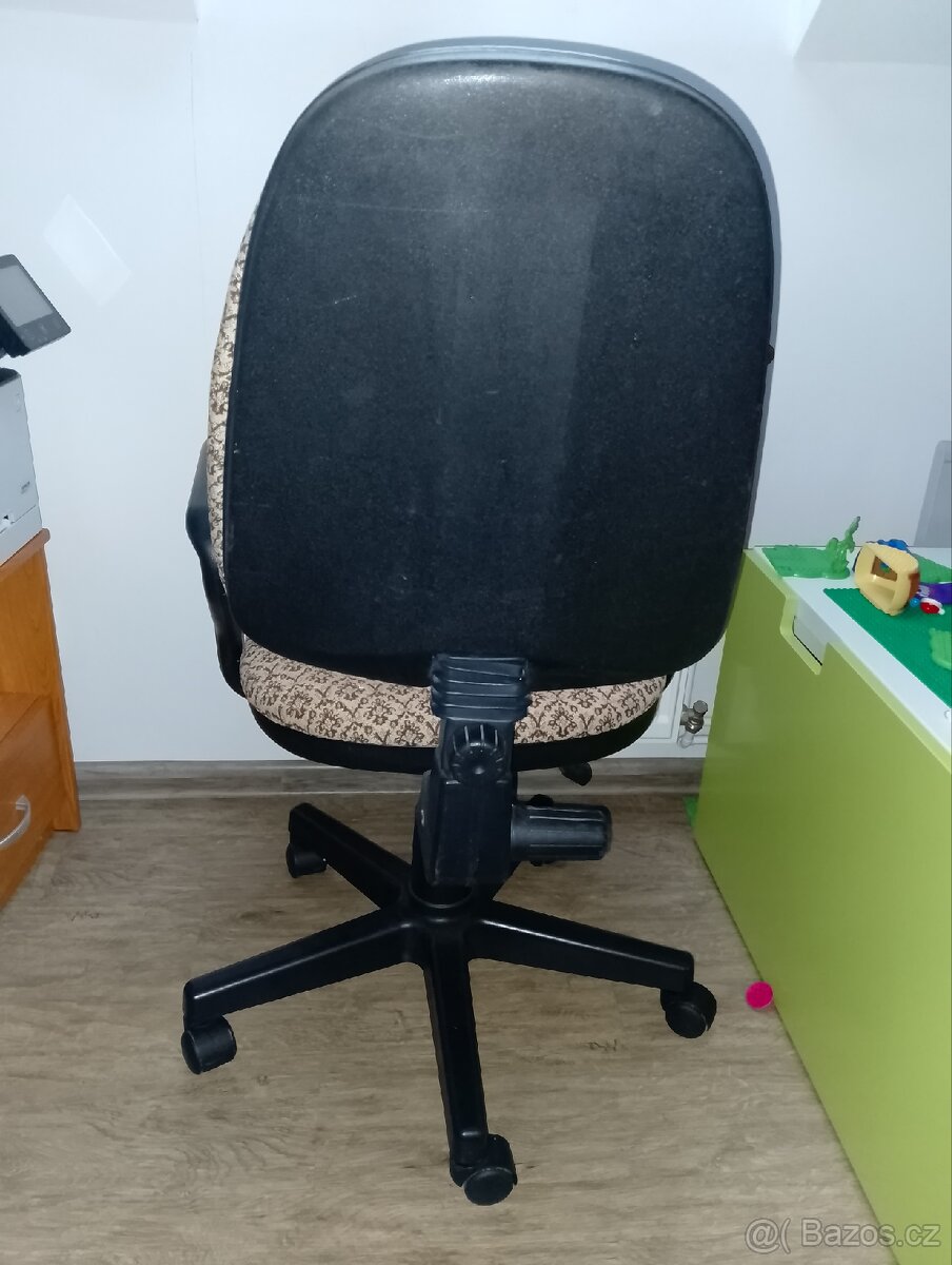 Kancelářská otočná židle - 2