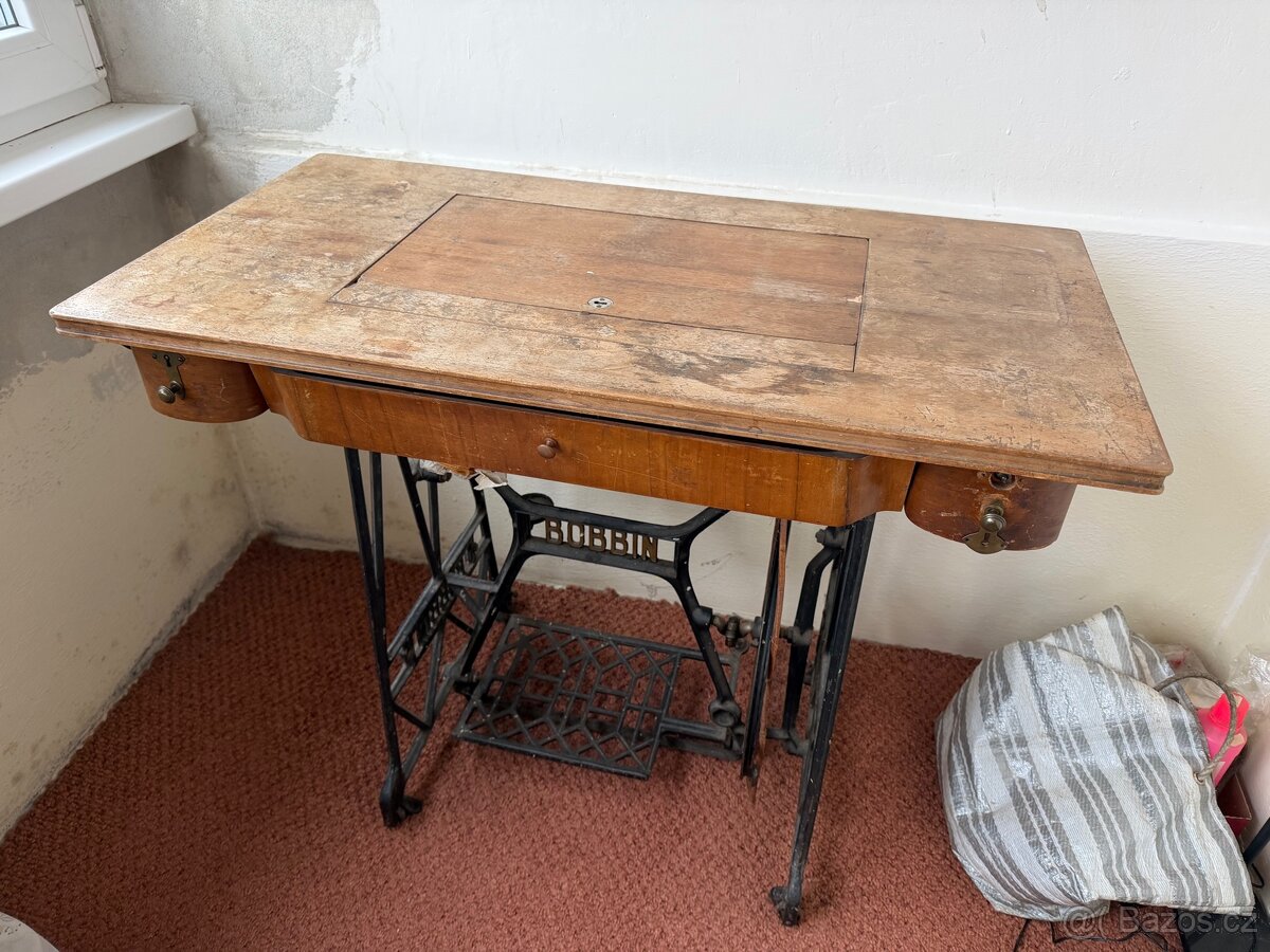 Šlapací šicí stroj Bobbin, zachovalý - 2