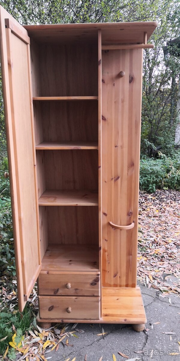 Masivní předsíňová stěna s rampou - 2