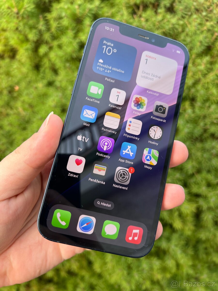iPhone 12 64 lehce opotřebený - 2
