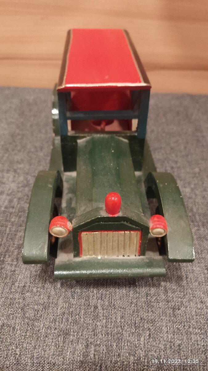 Dřevěná autíčka - 2