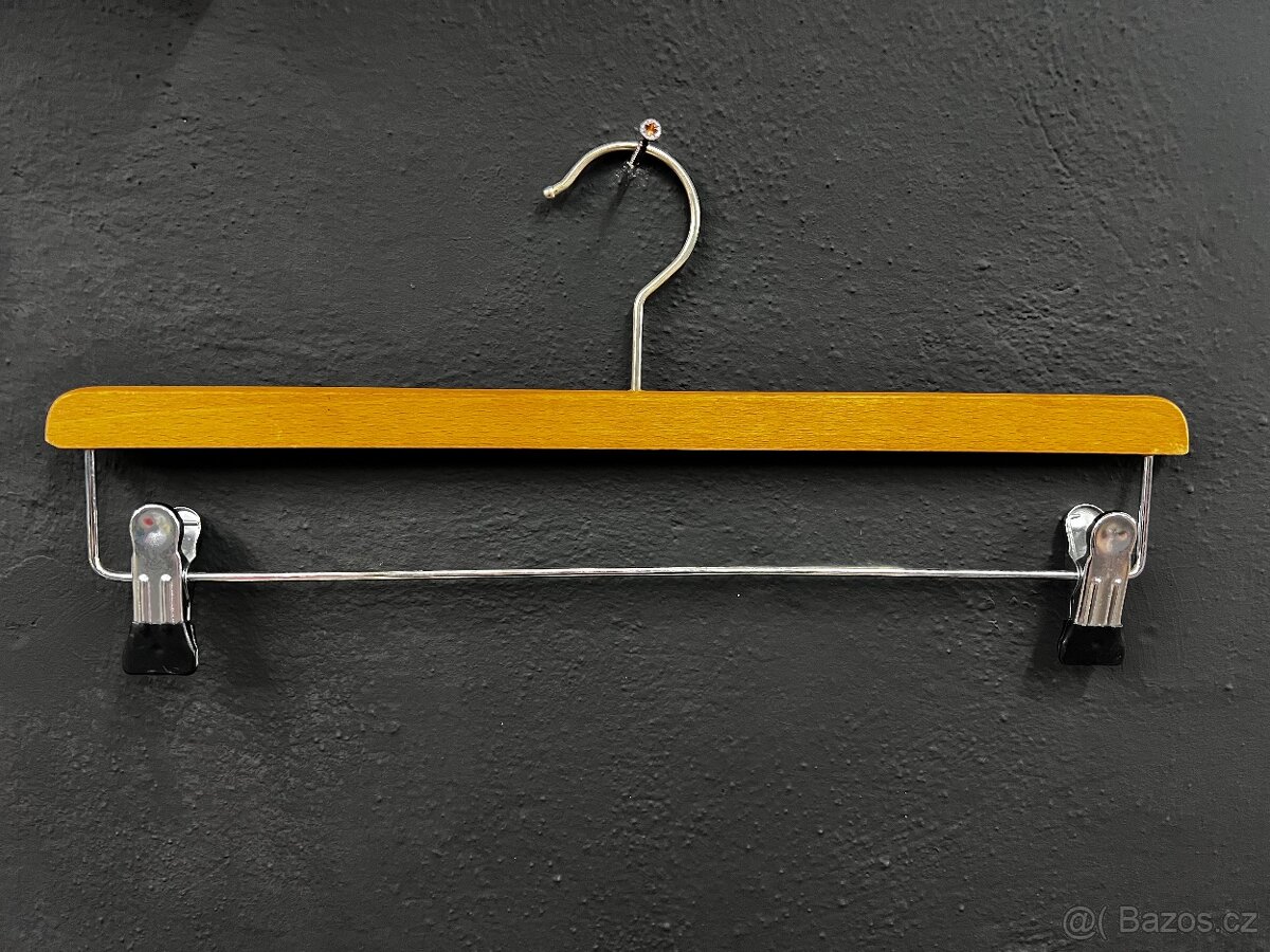 Dřevěná ramínka - 2