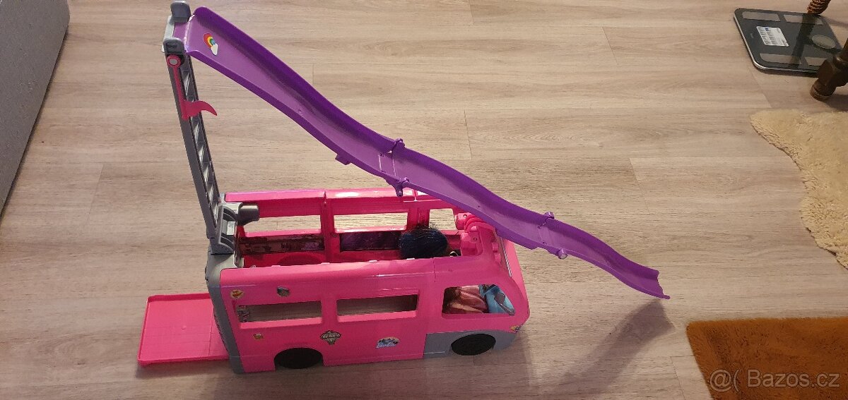 Auto,karavan hračka - 2