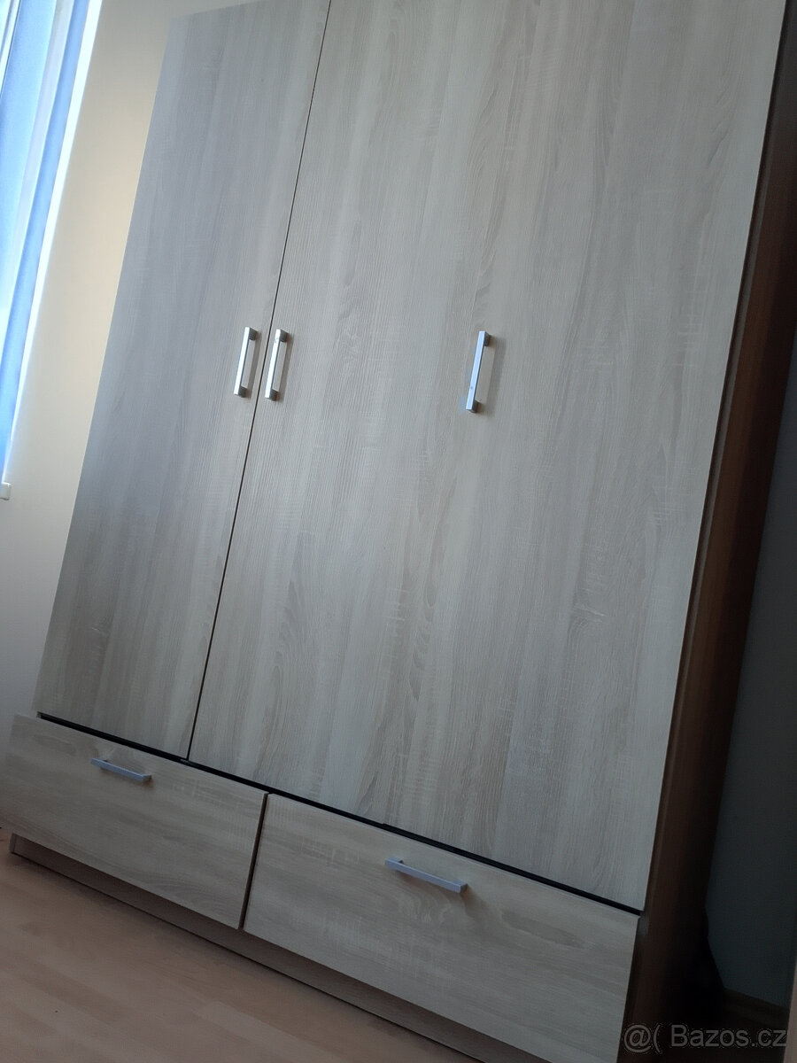 Šatníková skříň Ellested z Jysku - 2