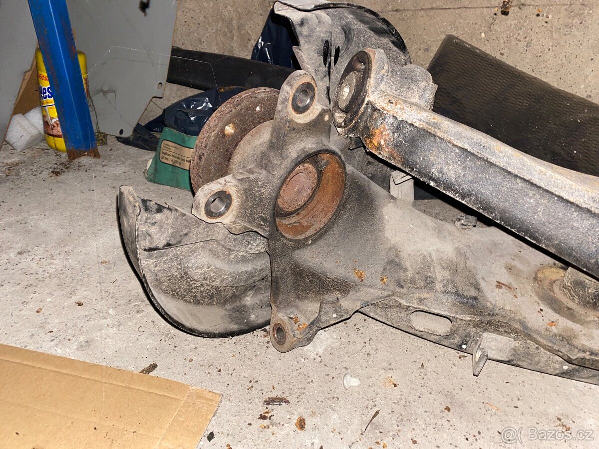 VW T5 rameno zadní - 2